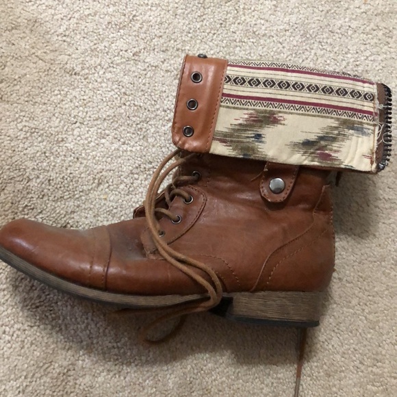 Boots - Picture 2 of 4